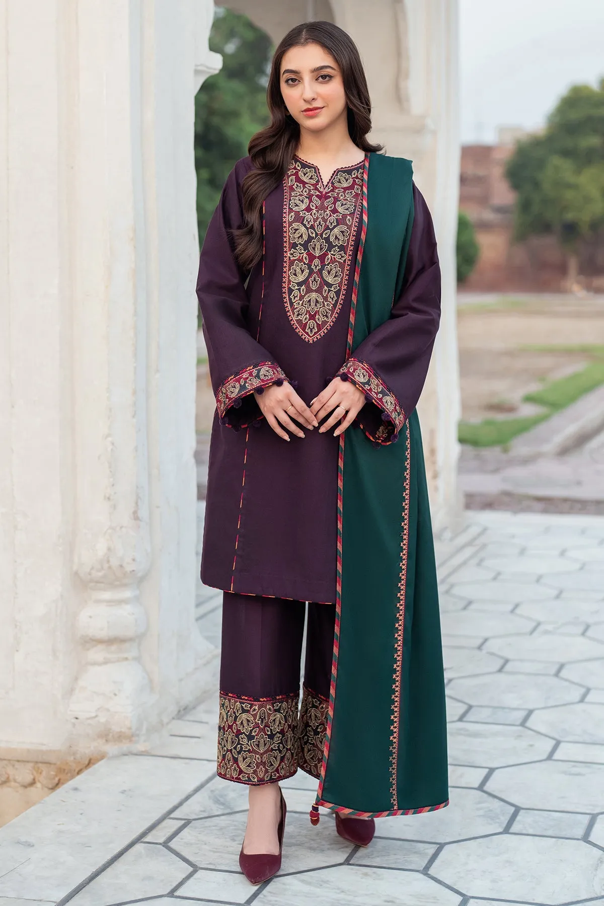 EMBROIDERED SLUB KHADDAR DW'24 D1