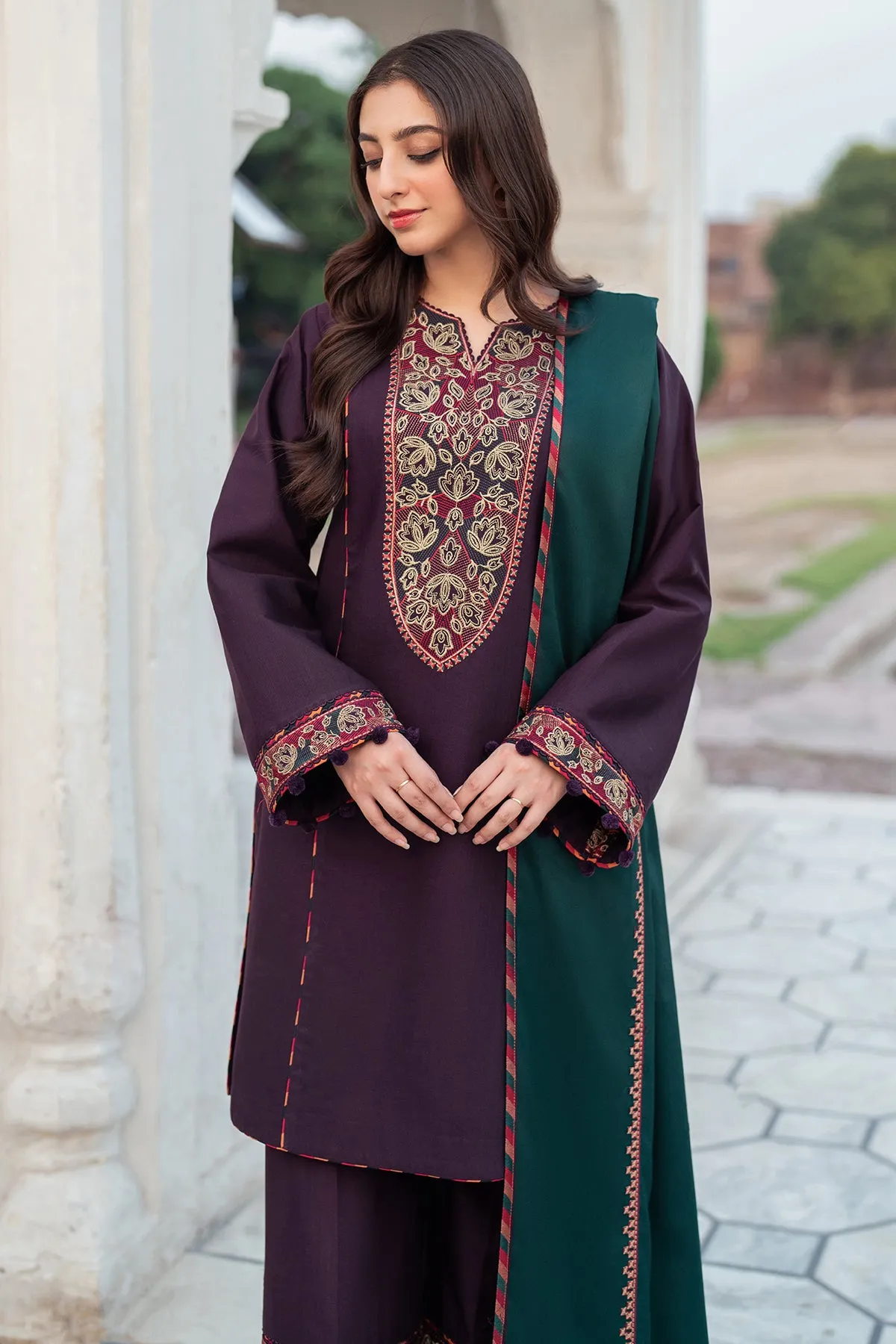 EMBROIDERED SLUB KHADDAR DW'24 D1