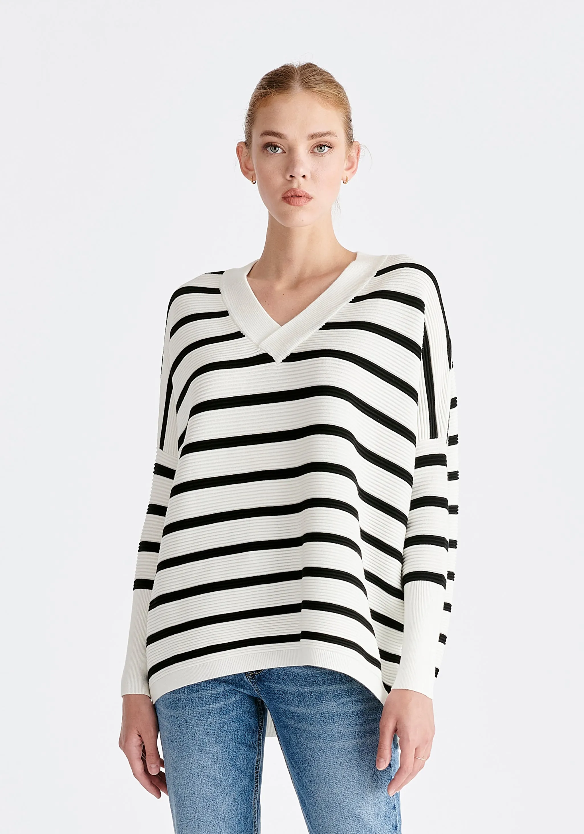 Paisie V-Neck Ribbed Jumper